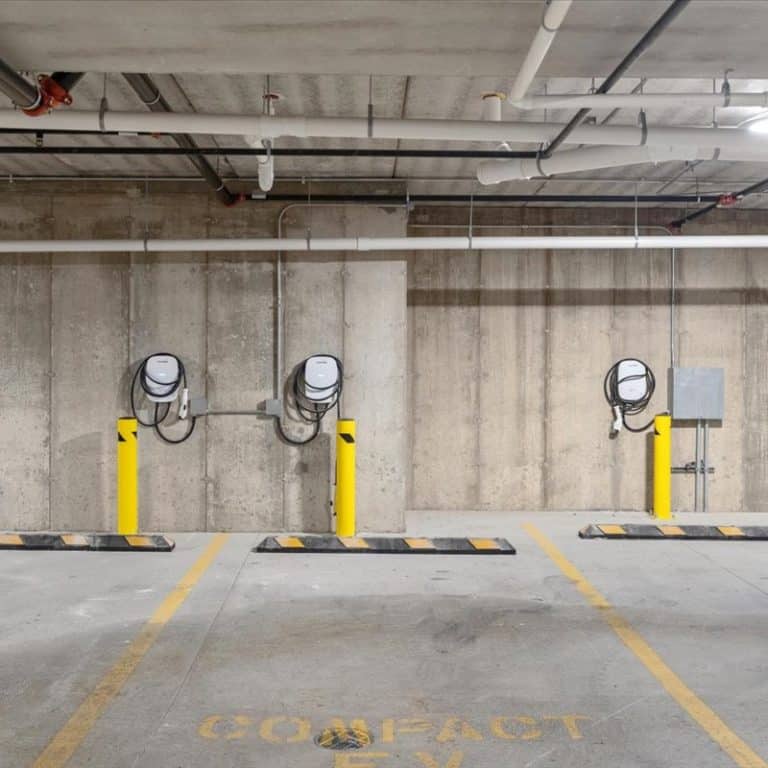 Flats at 402 Madison Parking Electric charging